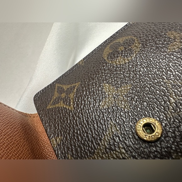 LV Monogram Wallet Excellent Condition Authentic - Picture 6 of 10